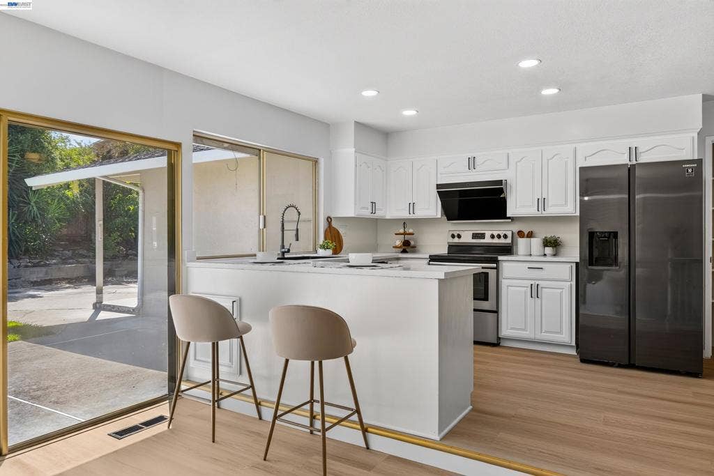 7918 Hillsboro Ct, Pleasanton, CA 94588