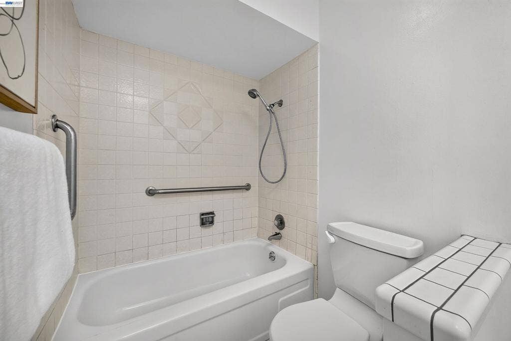 7918 Hillsboro Ct, Pleasanton, CA 94588