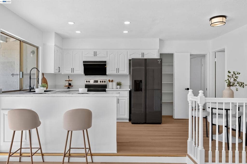 7918 Hillsboro Ct, Pleasanton, CA 94588