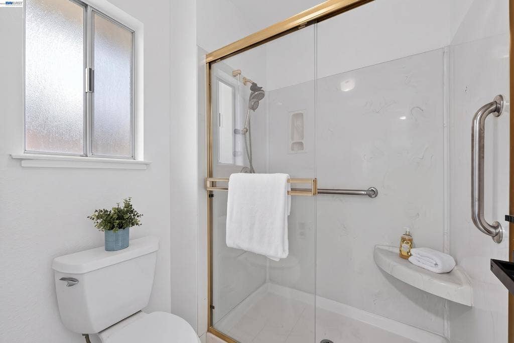 7918 Hillsboro Ct, Pleasanton, CA 94588