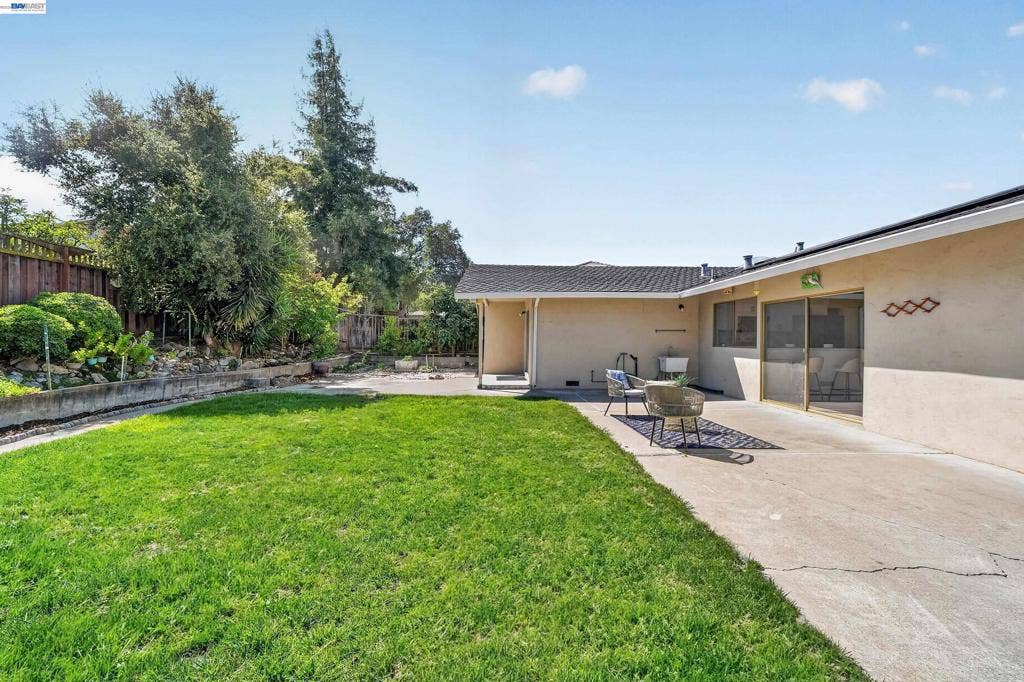 7918 Hillsboro Ct, Pleasanton, CA 94588