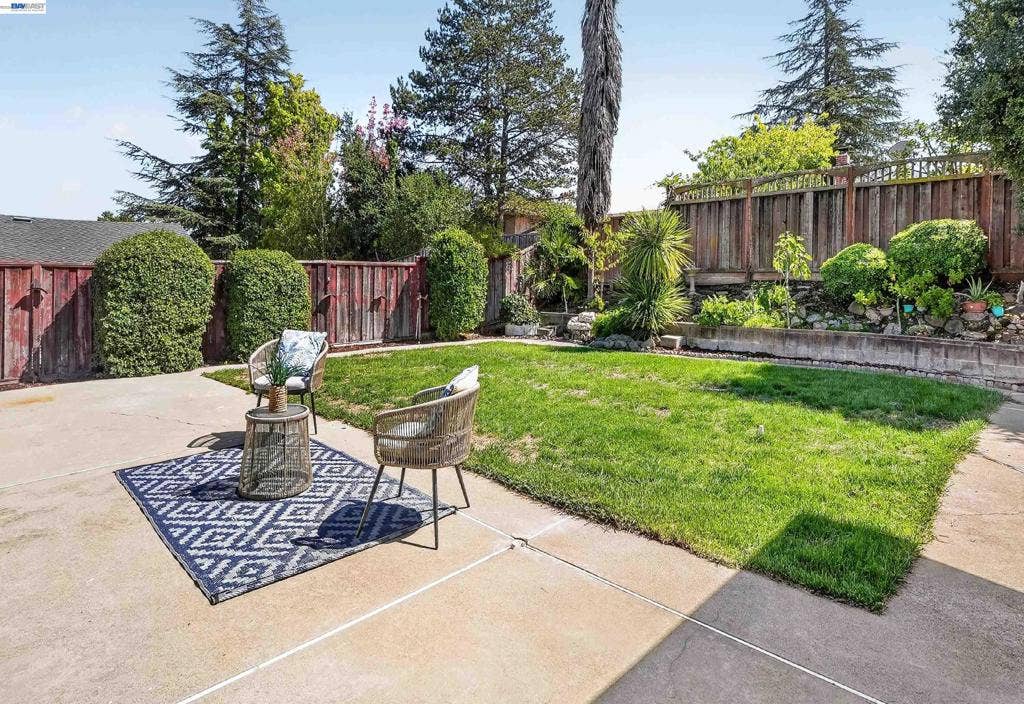 7918 Hillsboro Ct, Pleasanton, CA 94588