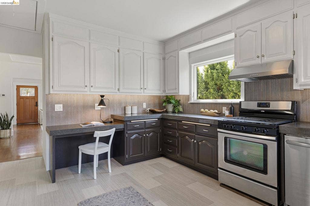 5377 Bryant Ave, Oakland, CA 94618