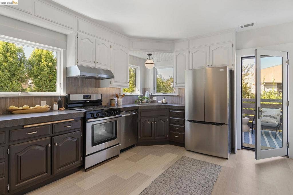 5377 Bryant Ave, Oakland, CA 94618