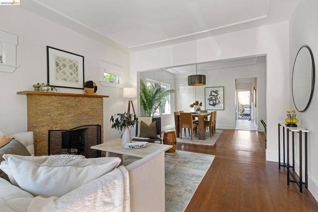 5377 Bryant Ave, Oakland, CA 94618