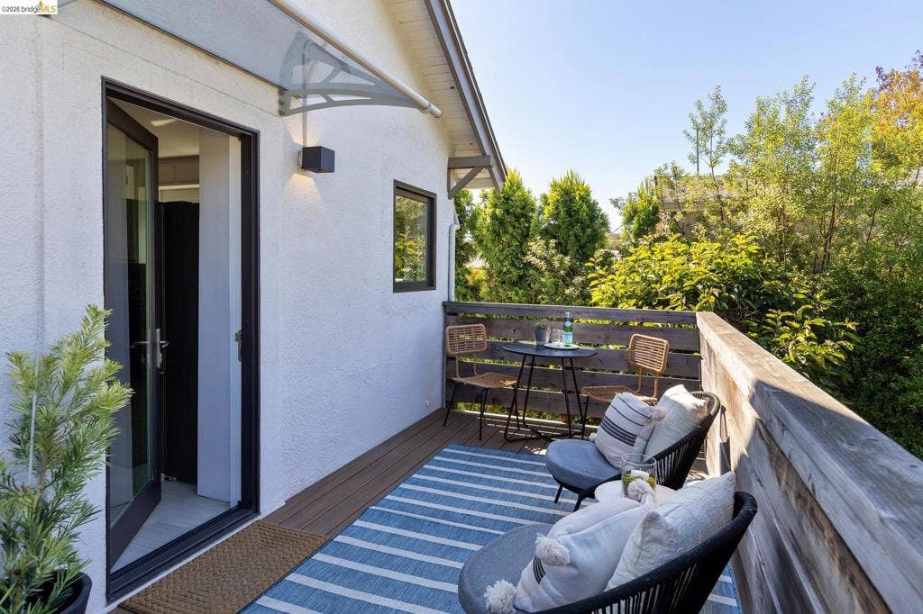 5377 Bryant Ave, Oakland, CA 94618