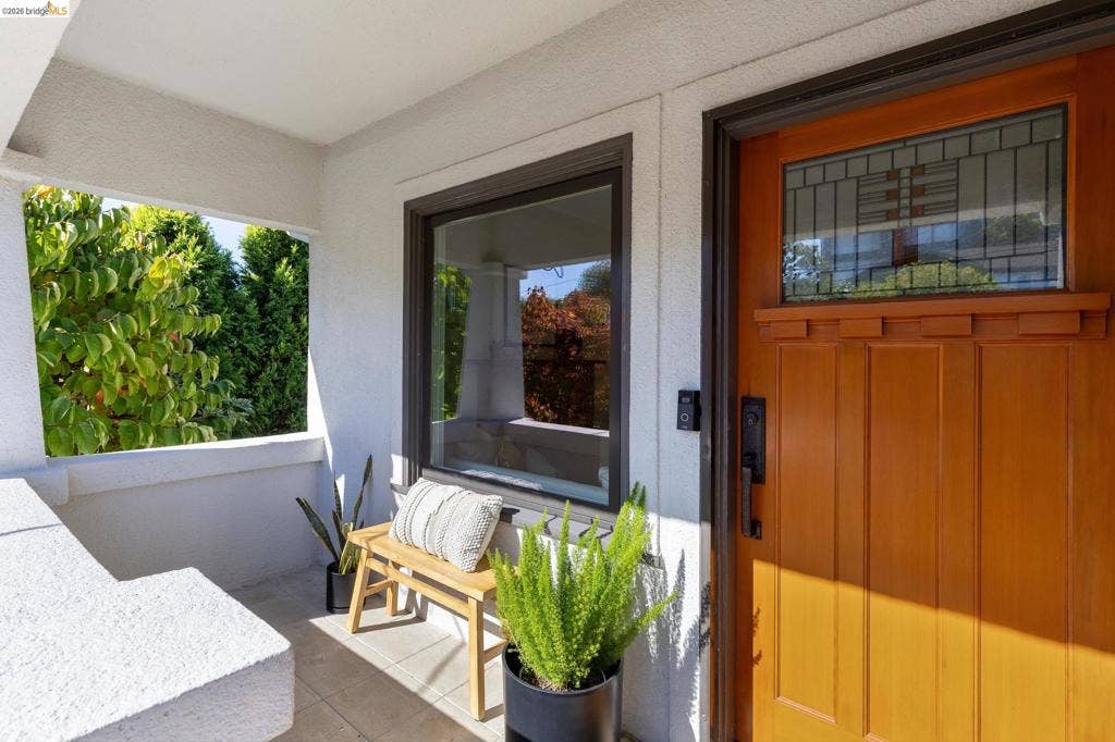 5377 Bryant Ave, Oakland, CA 94618