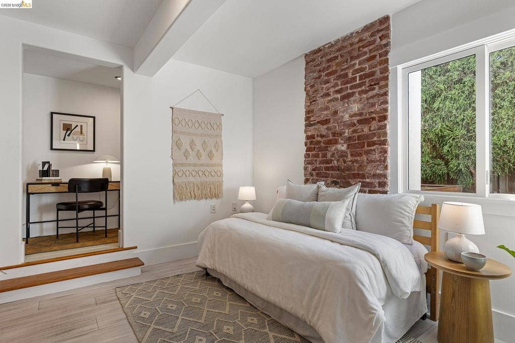 5377 Bryant Ave, Oakland, CA 94618