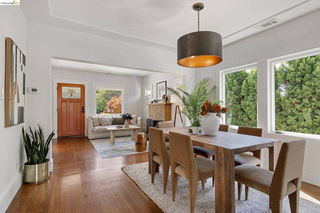 5377 Bryant Ave, Oakland, CA 94618