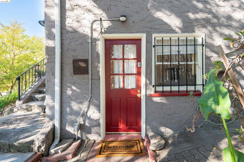 1101 Amador Ave, Berkeley, CA 94707 1101 Amador Ave, Berkeley, CA 94707