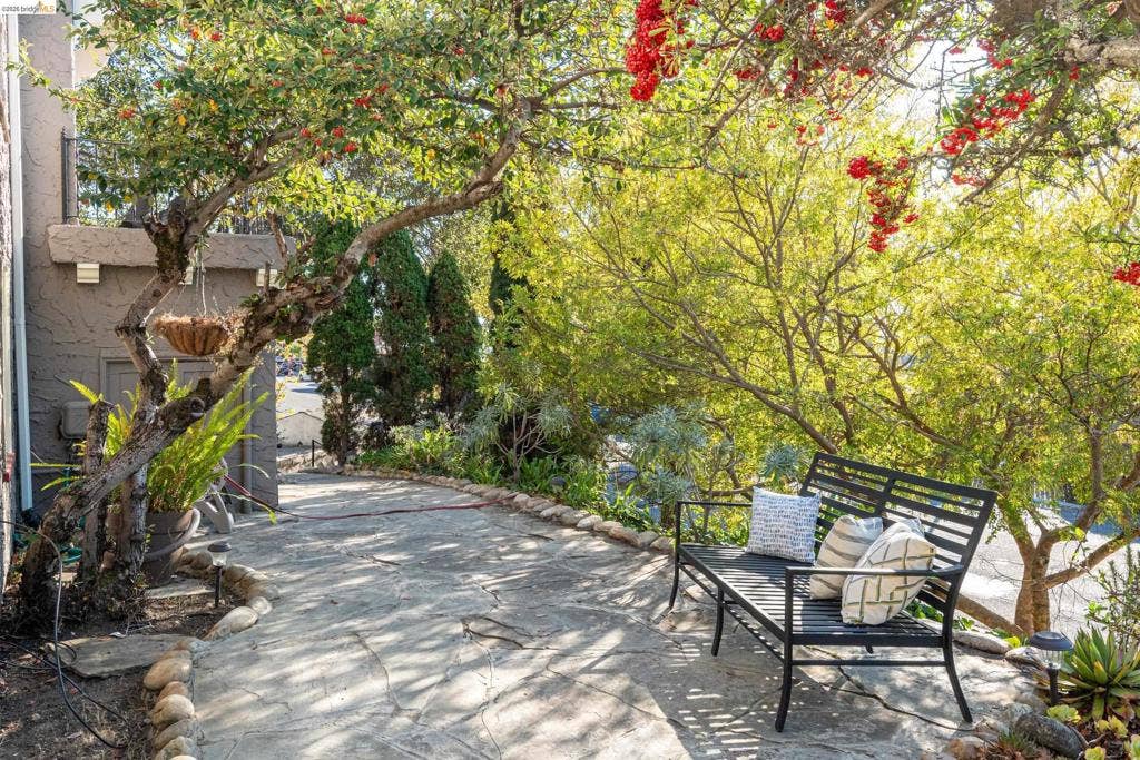 1101 Amador Ave, Berkeley, CA 94707 1101 Amador Ave, Berkeley, CA 94707