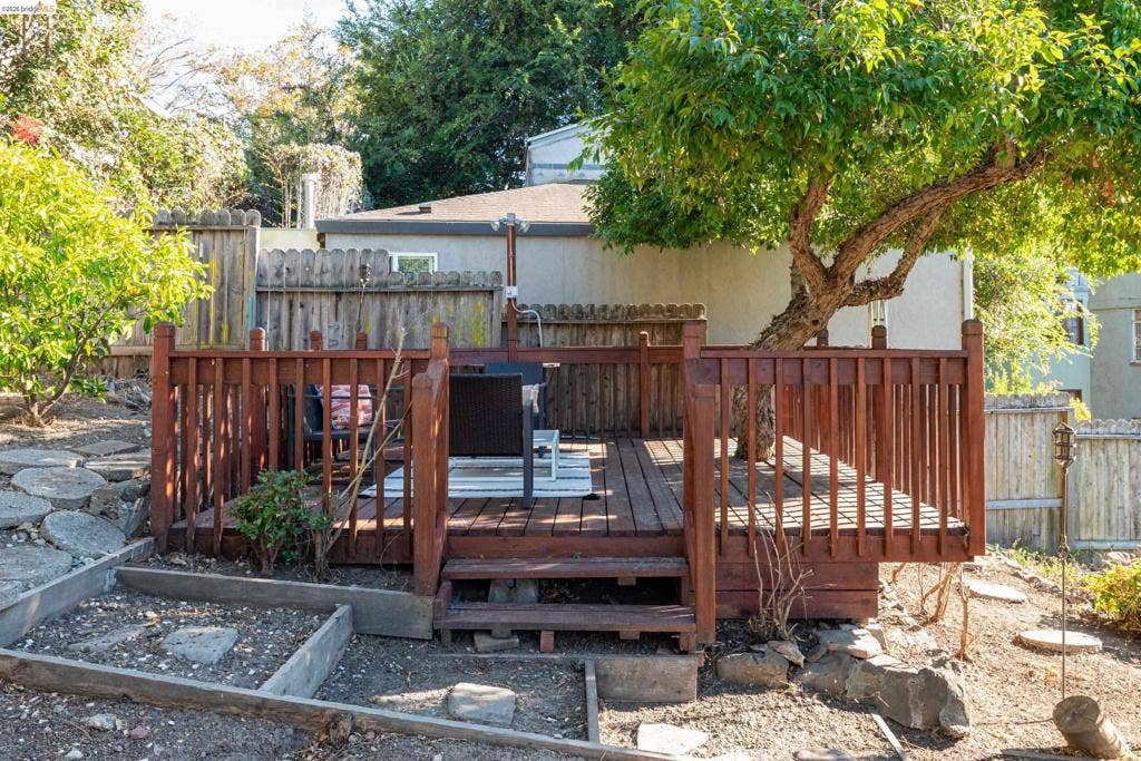 1101 Amador Ave, Berkeley, CA 94707 1101 Amador Ave, Berkeley, CA 94707