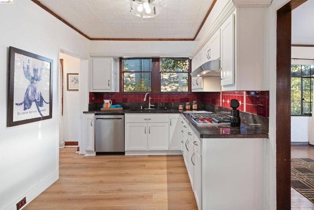 1101 Amador Ave, Berkeley, CA 94707 1101 Amador Ave, Berkeley, CA 94707
