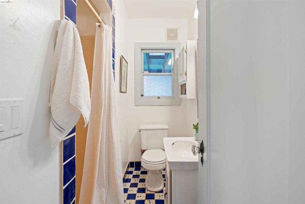 1101 Amador Ave, Berkeley, CA 94707 1101 Amador Ave, Berkeley, CA 94707