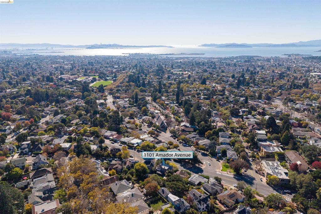 1101 Amador Ave, Berkeley, CA 94707 1101 Amador Ave, Berkeley, CA 94707