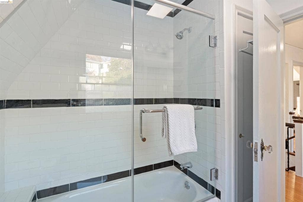 1101 Amador Ave, Berkeley, CA 94707 1101 Amador Ave, Berkeley, CA 94707
