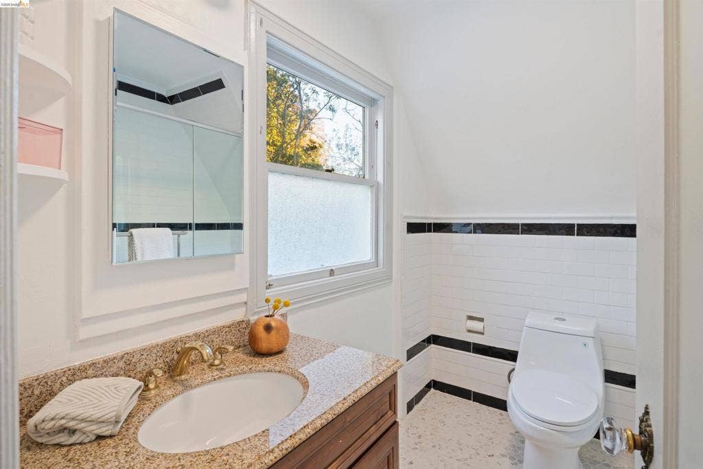 1101 Amador Ave, Berkeley, CA 94707 1101 Amador Ave, Berkeley, CA 94707