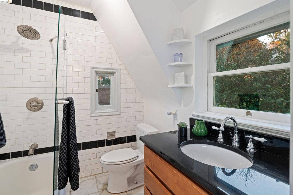 1101 Amador Ave, Berkeley, CA 94707 1101 Amador Ave, Berkeley, CA 94707
