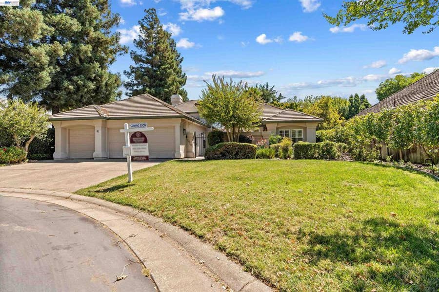 Property photo for 4713 Longcove Dr, Stockton, CA
