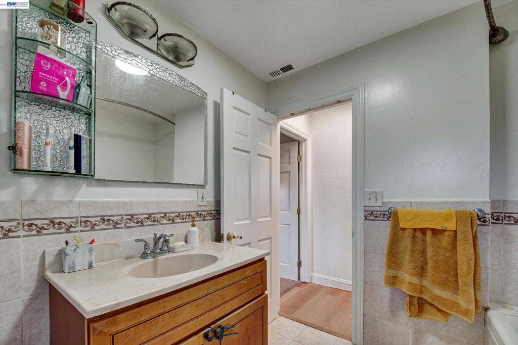 123 Euclid, San Leandro, CA 94577