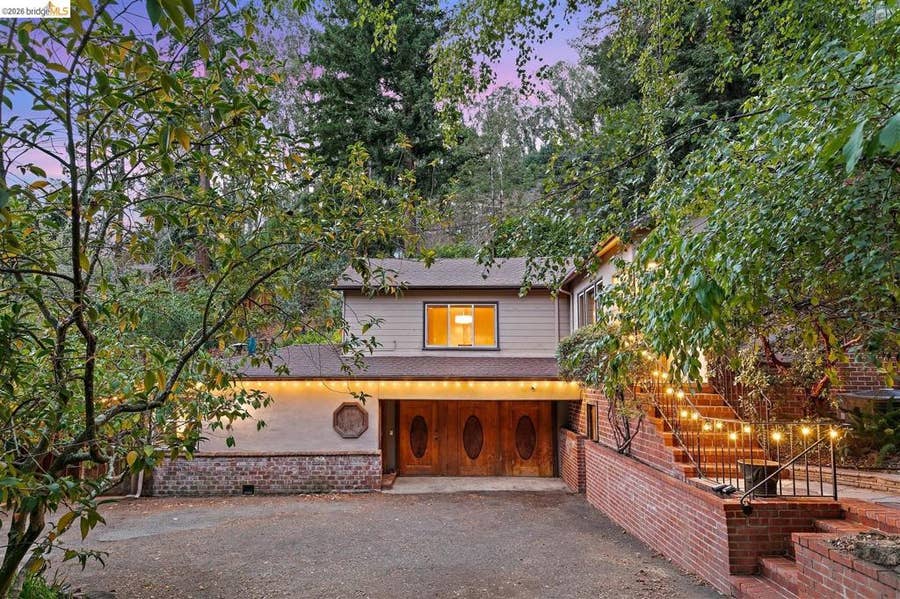 Property photo for 6819 Pinehaven Rd, Oakland, CA