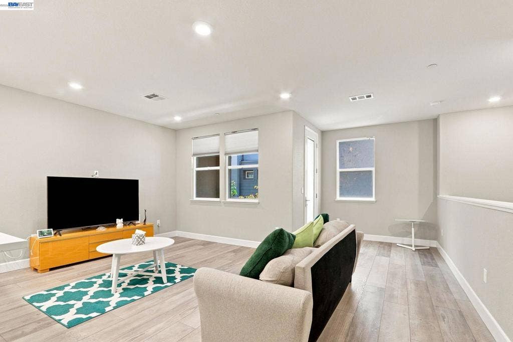 633 Clover Cir, Milpitas, CA 95035