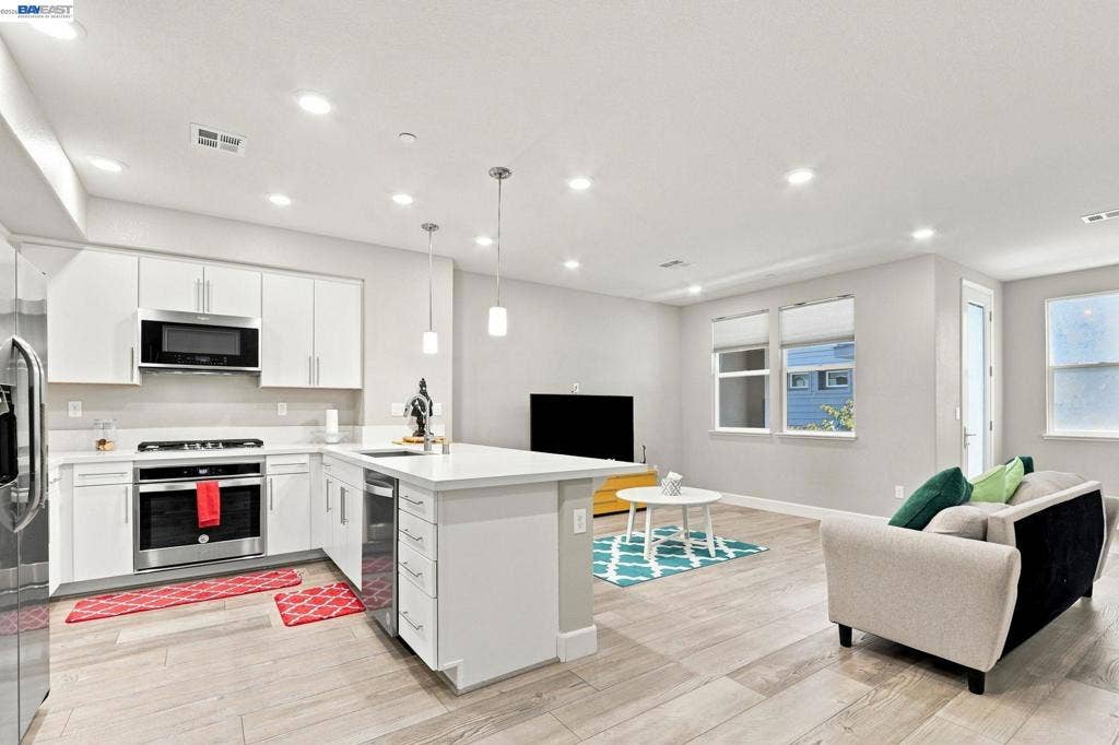633 Clover Cir, Milpitas, CA 95035