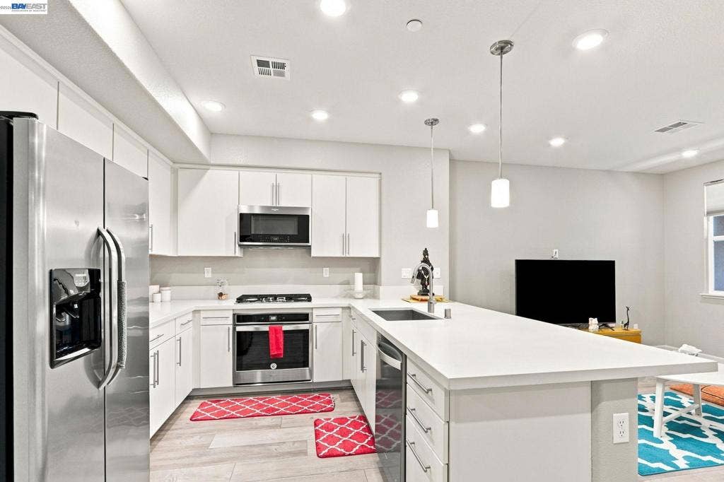 633 Clover Cir, Milpitas, CA 95035