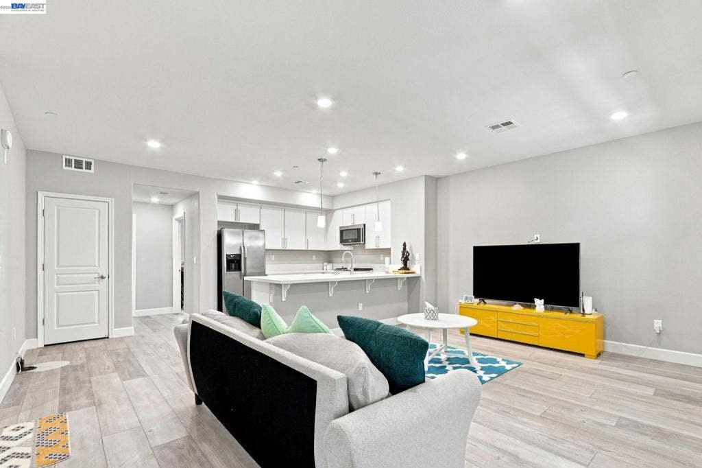 633 Clover Cir, Milpitas, CA 95035