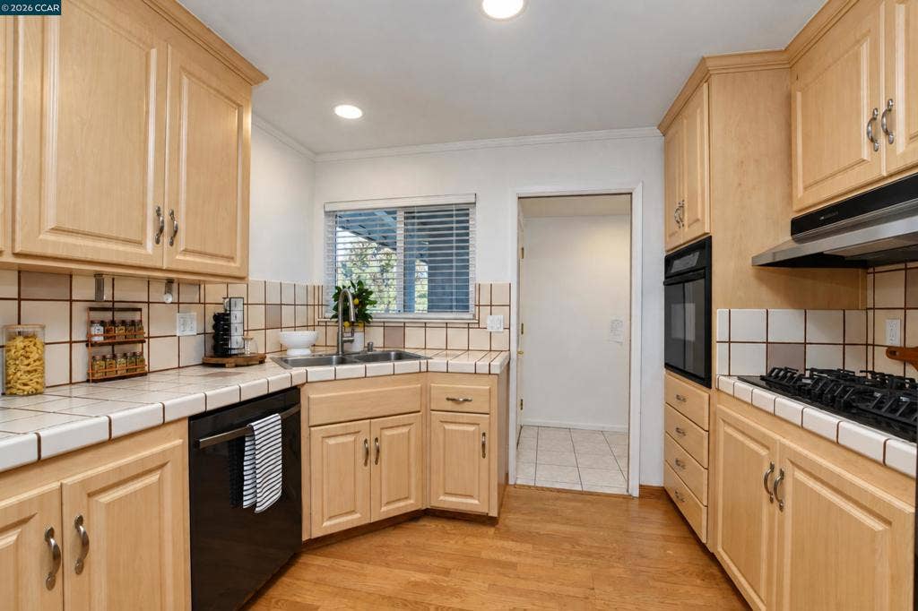 232 Coleen St, Livermore, CA 94550 232 Coleen St, Livermore, CA 94550