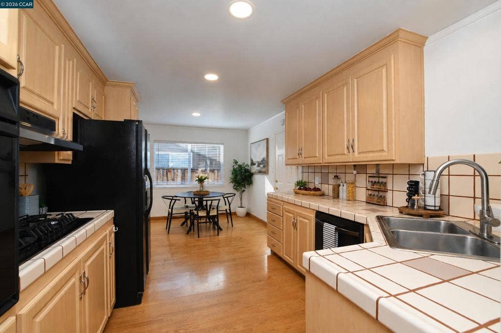 232 Coleen St, Livermore, CA 94550 232 Coleen St, Livermore, CA 94550