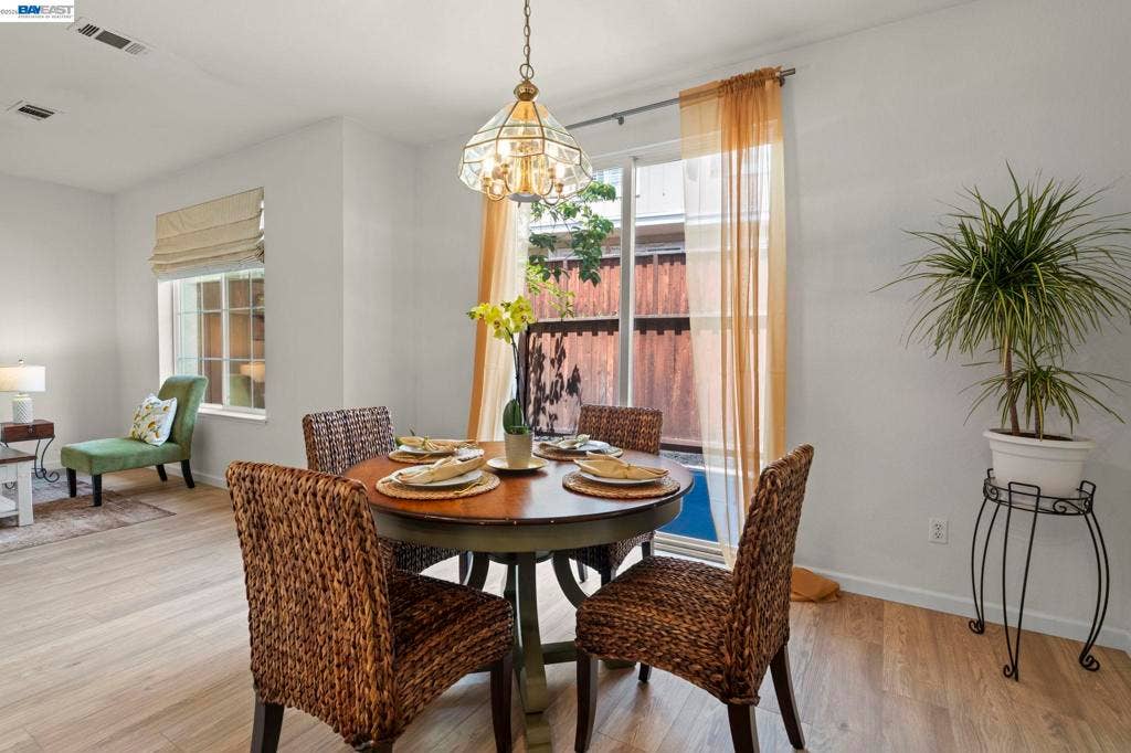 10706 Ian Ln, Dublin, CA 94568 10706 Ian Ln, Dublin, CA 94568