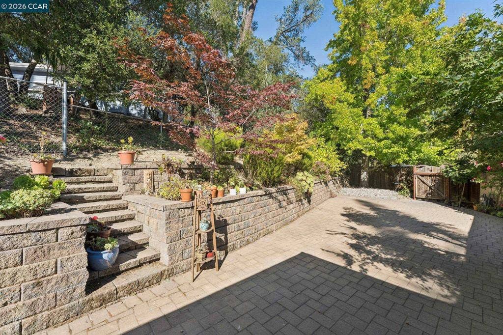 11 Altamount, Orinda, CA 94563 11 Altamount, Orinda, CA 94563