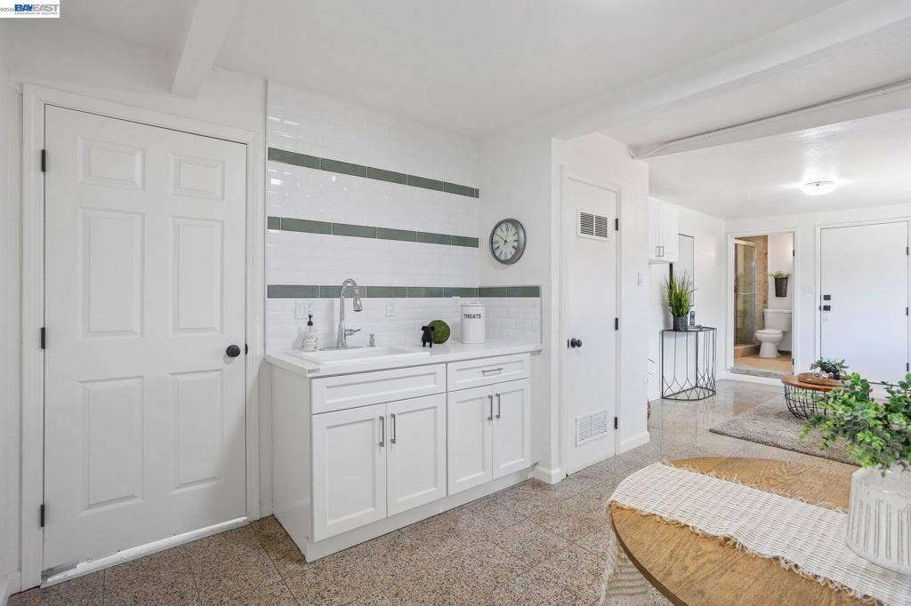 15 INLET DRIVE, Bay Point, CA 94565 15 INLET DRIVE, Bay Point, CA 94565