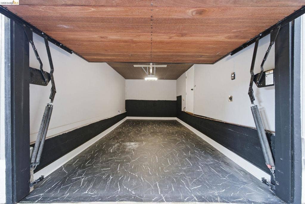 6334 Doran Dr, Oakland, CA 94611