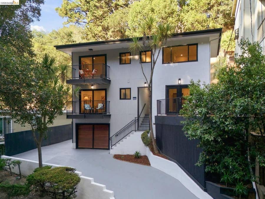 Property photo for 6334 Doran Dr, Oakland, CA