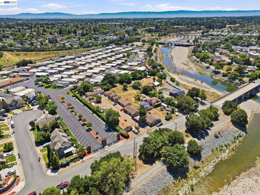 585 Old Canyon Rd, Fremont, CA 94536 585 Old Canyon Rd, Fremont, CA 94536