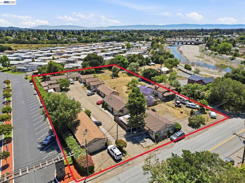585 Old Canyon Rd, Fremont, CA 94536 585 Old Canyon Rd, Fremont, CA 94536