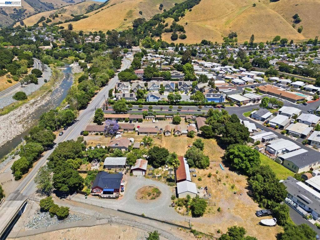 585 Old Canyon Rd, Fremont, CA 94536 585 Old Canyon Rd, Fremont, CA 94536
