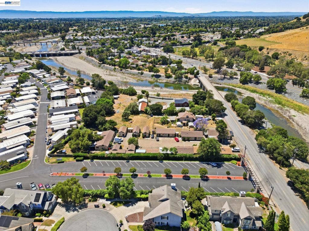 585 Old Canyon Rd, Fremont, CA 94536 585 Old Canyon Rd, Fremont, CA 94536