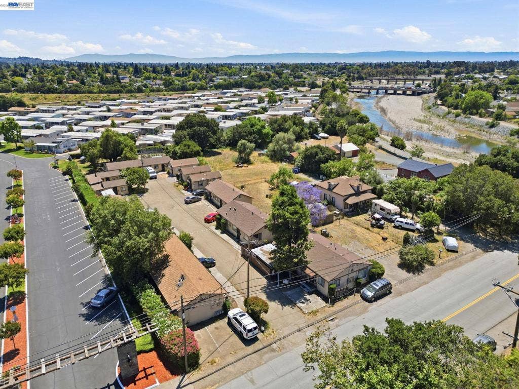 585 Old Canyon Rd, Fremont, CA 94536 585 Old Canyon Rd, Fremont, CA 94536
