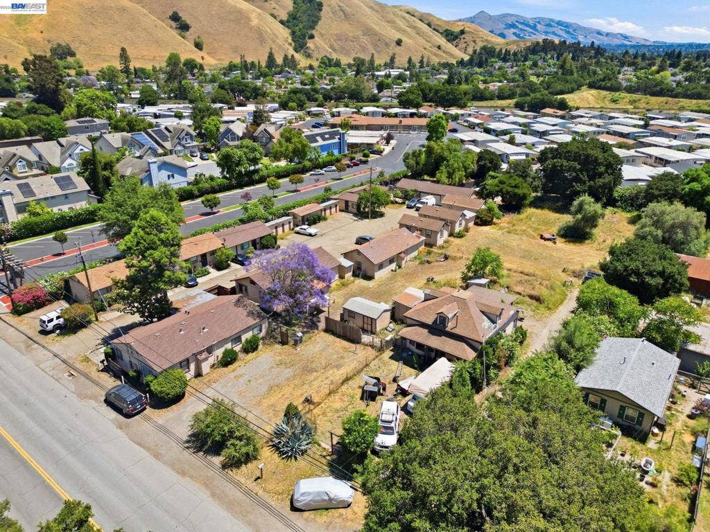 585 Old Canyon Rd, Fremont, CA 94536 585 Old Canyon Rd, Fremont, CA 94536