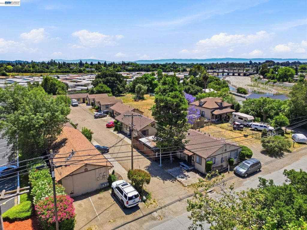 585 Old Canyon Rd, Fremont, CA 94536 585 Old Canyon Rd, Fremont, CA 94536