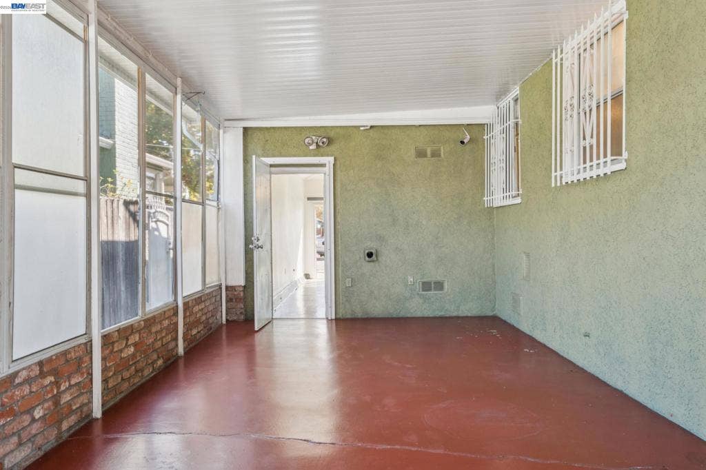 527 Capistrano, Oakland, CA 94603 527 Capistrano, Oakland, CA 94603