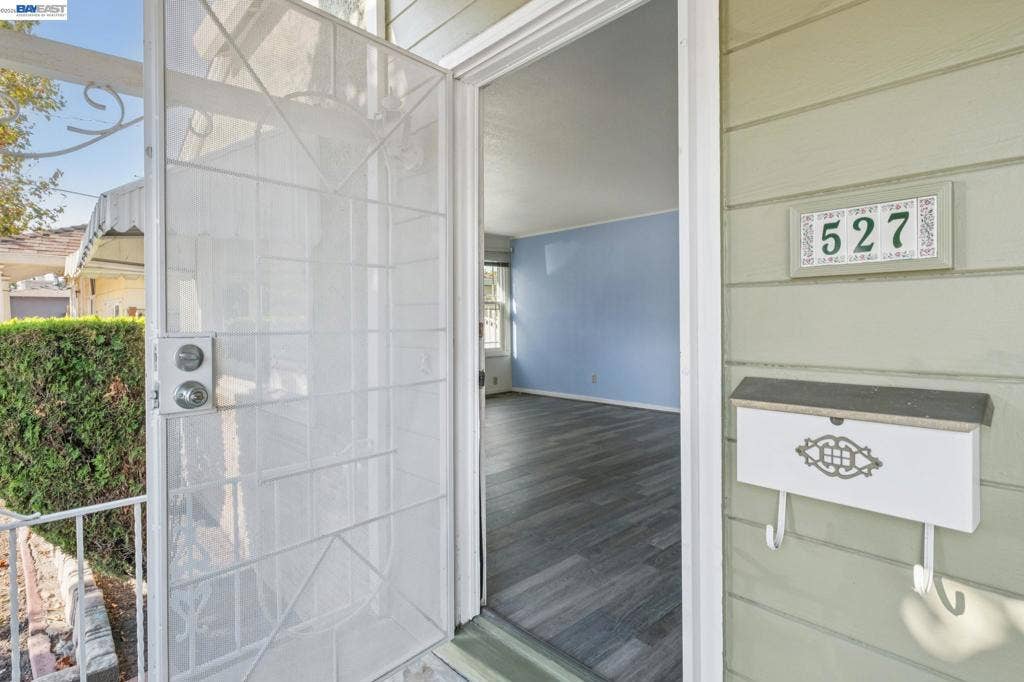527 Capistrano, Oakland, CA 94603 527 Capistrano, Oakland, CA 94603