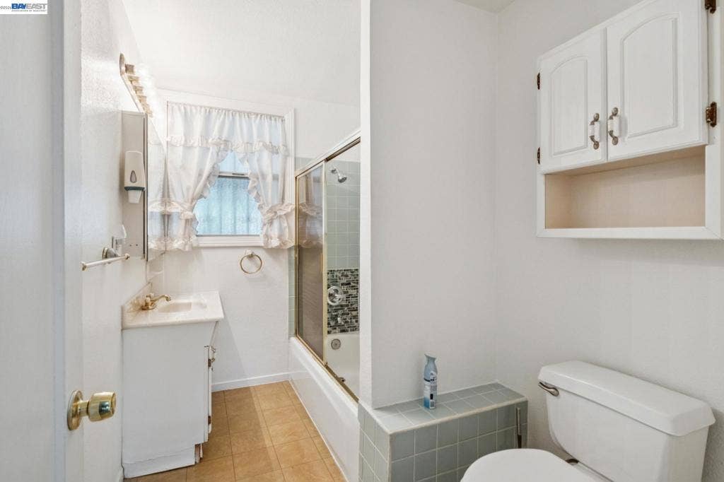 527 Capistrano, Oakland, CA 94603 527 Capistrano, Oakland, CA 94603