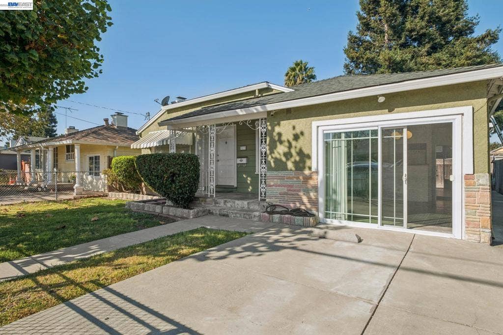 527 Capistrano, Oakland, CA 94603 527 Capistrano, Oakland, CA 94603