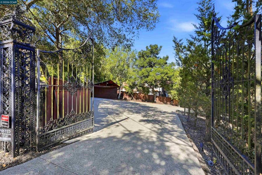 Property photo for 168 Crestview Dr, Orinda, CA