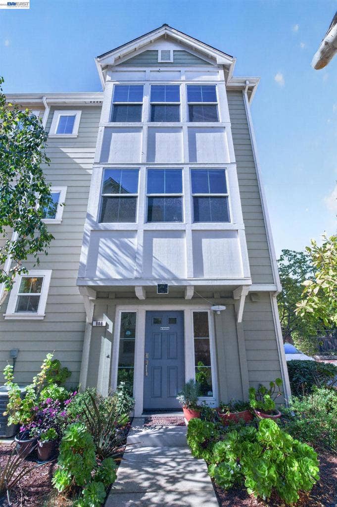 Property photo for 908 Arietta Dr, Mountain View, CA