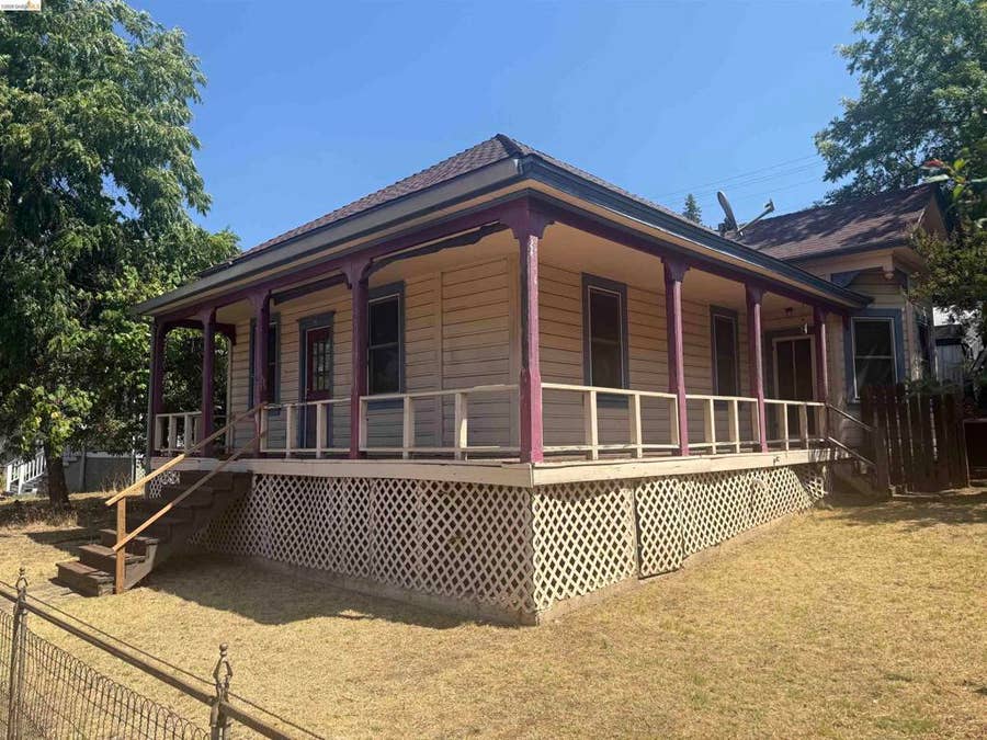 Property photo for 211 N Washington St, Sonora, CA